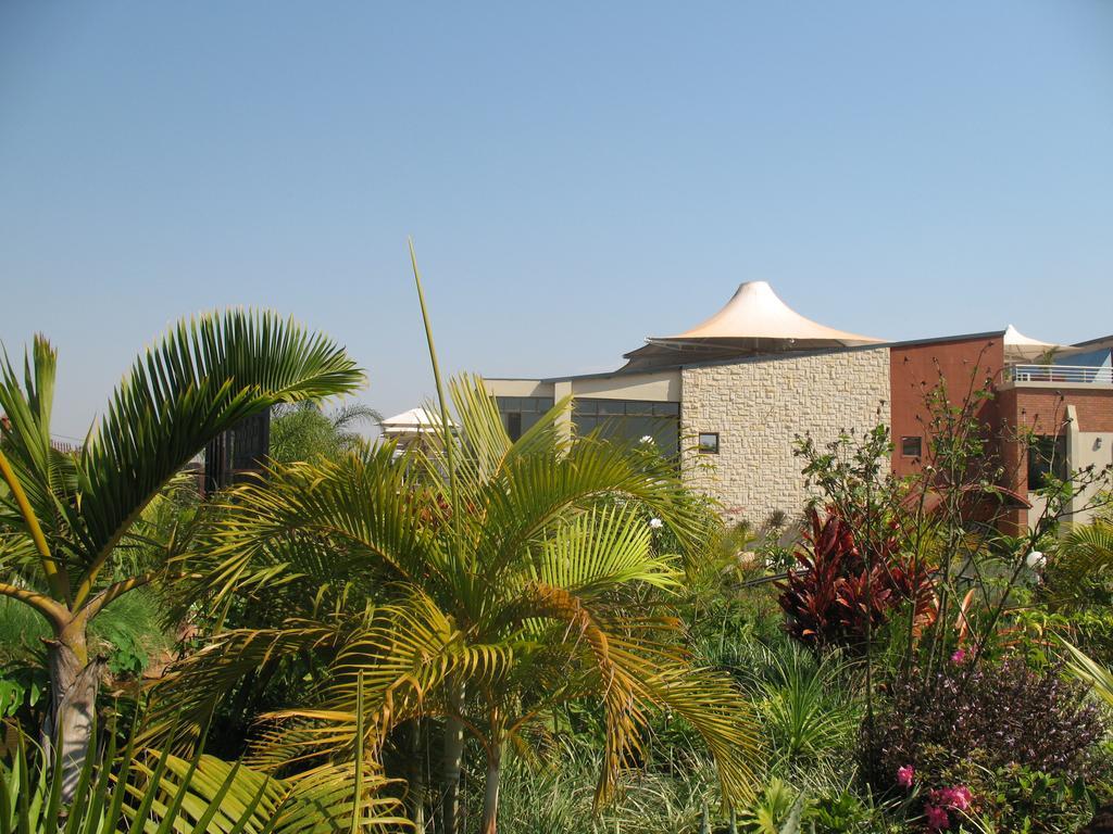 2Ten Hotel Sibasa Buitenkant foto
