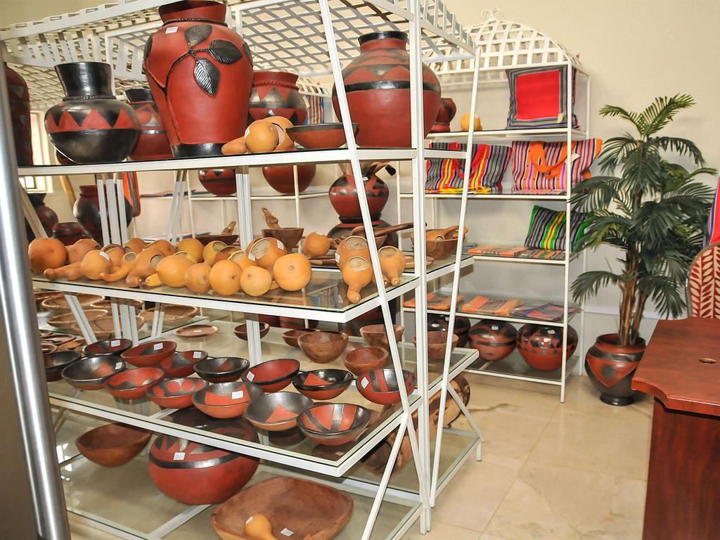 2Ten Hotel Sibasa Buitenkant foto