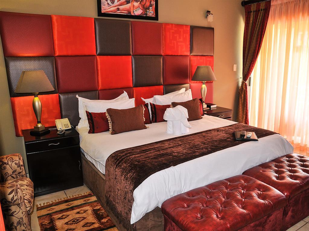 2Ten Hotel Sibasa Buitenkant foto