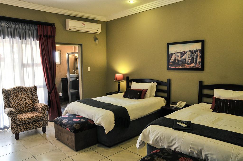 2Ten Hotel Sibasa Buitenkant foto